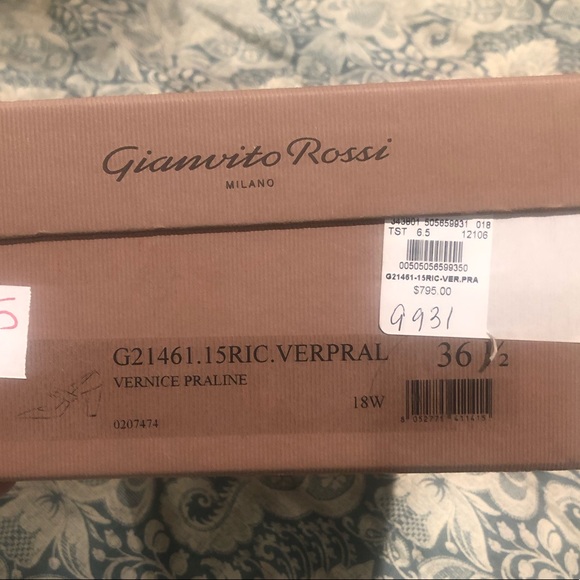 Gianvito Rossi Patent  leather Mary Janes - Picture 4 of 8